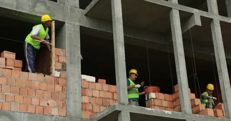 Şirkətlər qiymətləri minimuma endirib, amma alıcı azdır SƏBƏB