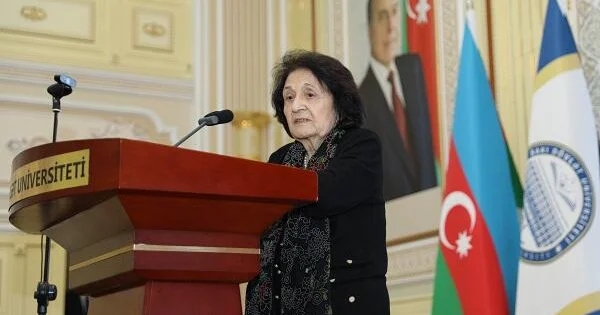 Bu şəxs 57 ildir kafedra müdiridir, 95 yaşı var...