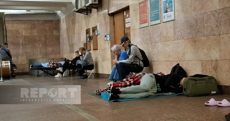 Киев подвергся массированной воздушной атаке, люди провели ночь в метро