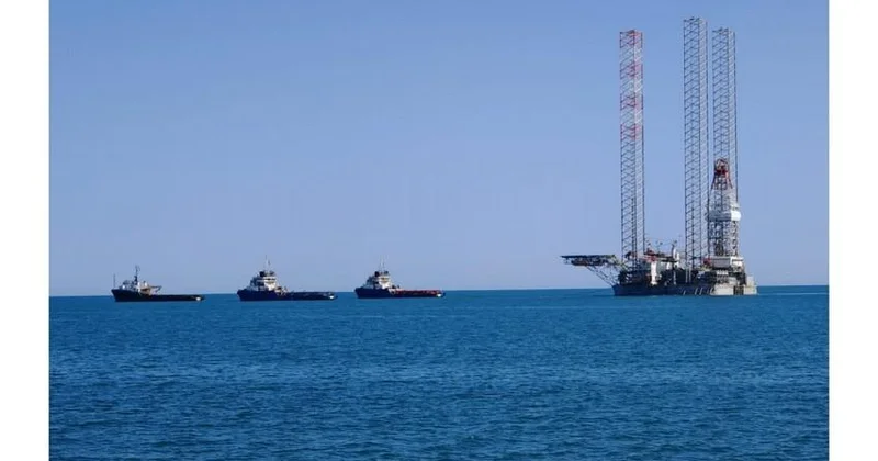 ASCO nun gəmiləri Neptun qurğusunu Türkmənistandan Azərbaycana gətirib