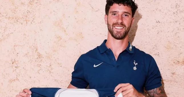 Yeni müqavilədən imtina etdi, Tottenhem ə keçdi