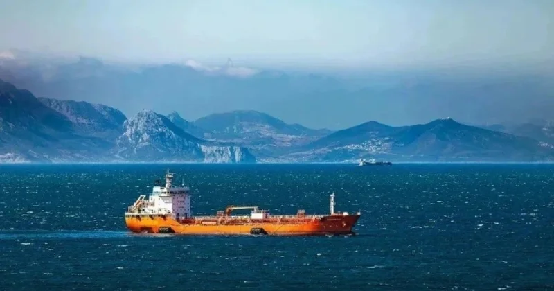 США нанесли удар по танкеру, пытавшемуся прорвать морскую блокаду Ирана