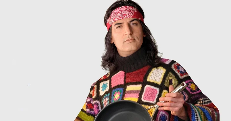 Məşhur müğənni zibil qabından kağız YIĞIR FOTO