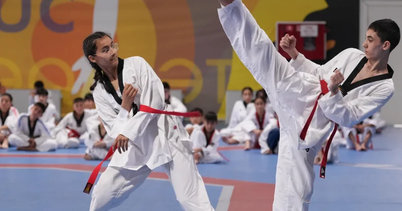 50 taekvondoçu dan dərəcəsi uğrunda imtahan verib FOTO