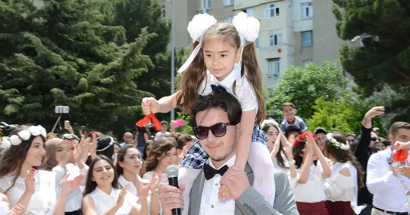 “Son zəng”də bayağı mahnılara İCAZƏ VERİLMƏYƏCƏK