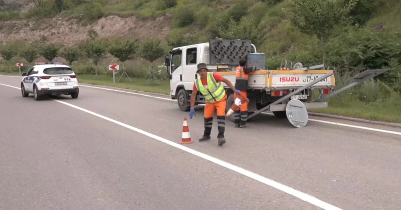 Laçın şəhərində yeni yol nişanları quraşdırılıb və xətlər yenidən çəkilib