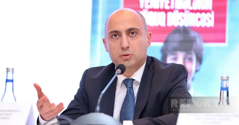 Emin Əmrullayev: Uşaqların sosial mediadan istifadəsinin tənzimlənməsi vacibdir