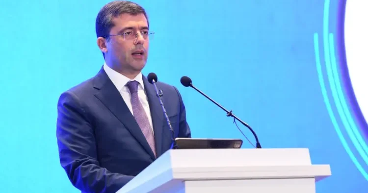 Erkən yaşlarda tənzimlənməyən sosial şəbəkə istifadəsi problemlərə səbəb ola bilər Əhməd İsmayılov