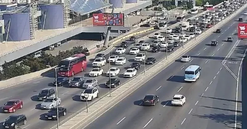 Bakının bir sıra yollarında tıxac yaranıb