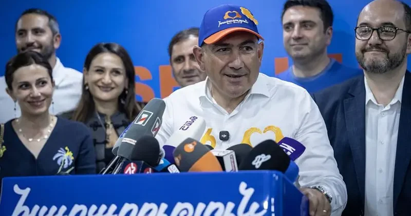 Hraparak : “İrəvan Bakının tələblərini yerinə yetirə bilməyəcək”