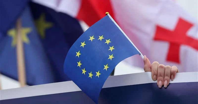 ЕС требует от Грузии ввести санкции против РФ в обмен на сохранение безвиза