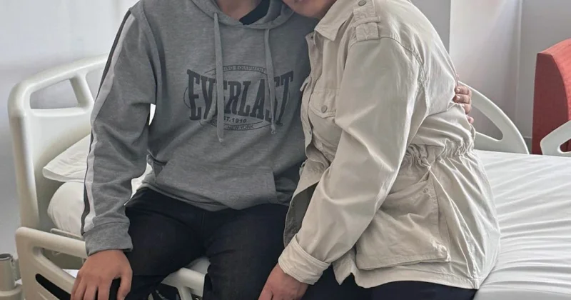 Ana fədakarlığı möcüzə yaratdı: Oğluna böyrəyini verib həyat bağışladı