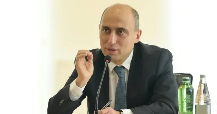 Məktəb uşaqları həyata, yoxsa qəbul imtahanlarına hazırlayır? Nazirdən düşündürücü SUAL