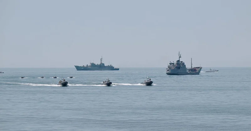 В ВМС проводятся тактические учения с боевой стрельбой ФОТО