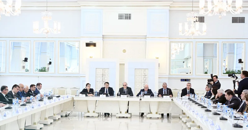 Milli Məclisdə kitabxana sisteminin aktual məsələlərinə həsr olunmuş ictimai müzakirə keçirilib