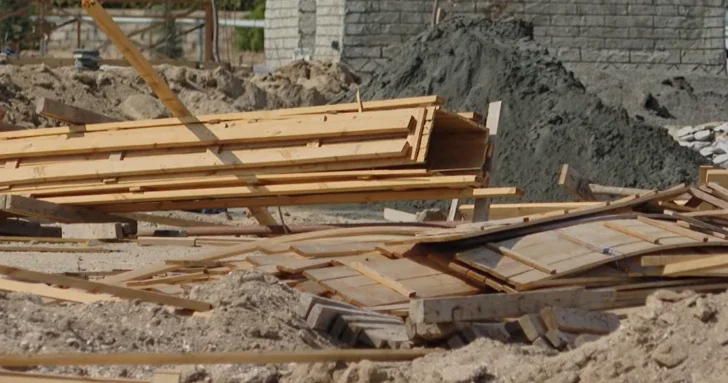 В Баку снесли строящийся объект конного клуба: ущерб оценивается в 150 000 манатов