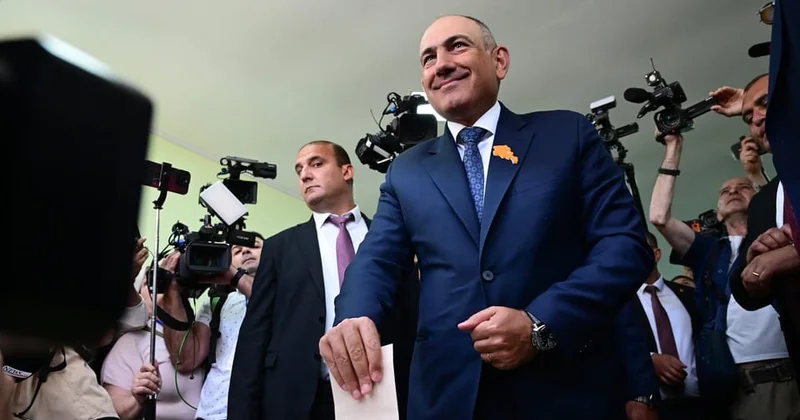 “Ermənistan Qərb yolunu seçdi: Paşinyanın qələbəsi Moskva üçün siqnaldır“ Çexiyalı politoloq