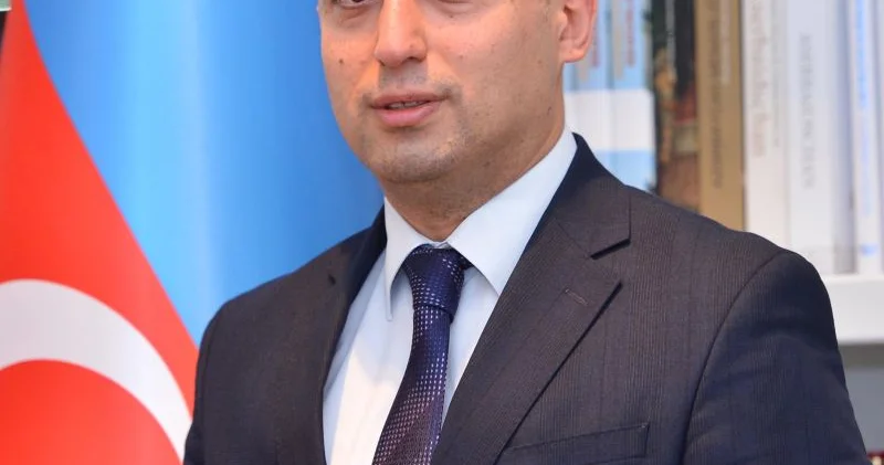 Emin Əmrullayevdən sərt sözlər Uşaq bağçası idarə etmirik