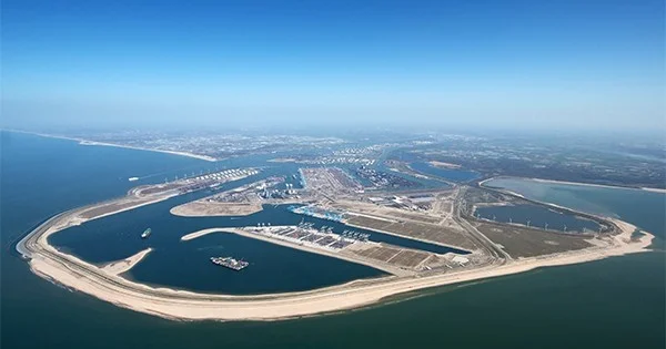 “Rotterdam” yüksək hərbi hazırlıq vəziyyətinə gətirilir