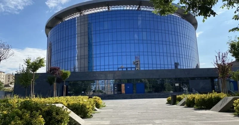 Ermənistanda sirk binasının Samvel Karapetyandan müsadirəsi tələb olunub