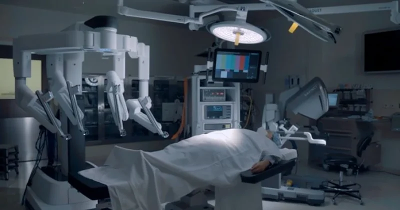 Əbu Dabidə Körfəz regionunda ilk dəfə robotla ağciyər nəqli əməliyyatı keçirilib