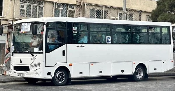 Şikayət edilən avtobus xəttən çıxarıldı Rəsmi