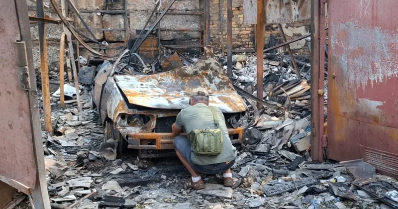 Дрон упал у посольства Азербайджана в Киеве фото