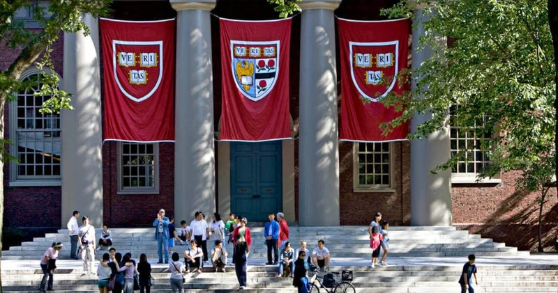 Harvard Universiteti akkreditasiyasını itirə bilər