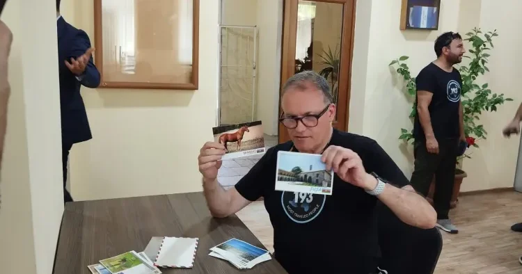 Dünyanın məşhur səyahətçisi Xankəndidən Avropa və Kanadaya məktublar göndərib FOTO