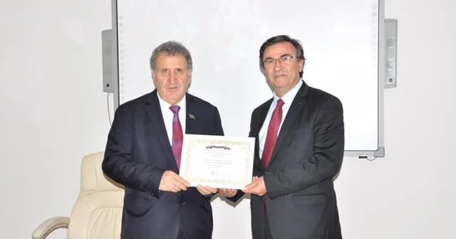 Türk dünyasının yaşayan çinarı İsa Həbibbəyli yazır