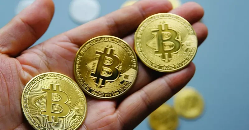 Стоимость биткоина достигла 111 тысяч долларов