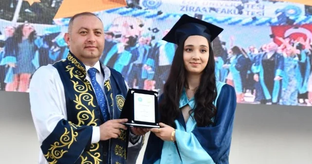 ADAU tələbələri Ege Universitetindən birinciliklə məzun olublar FOTOLAR