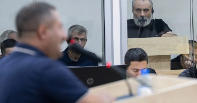 Atamın və qardaşlarımın başlarını kəsiblər, meyitləri tapılmayıb MƏHKƏMƏ