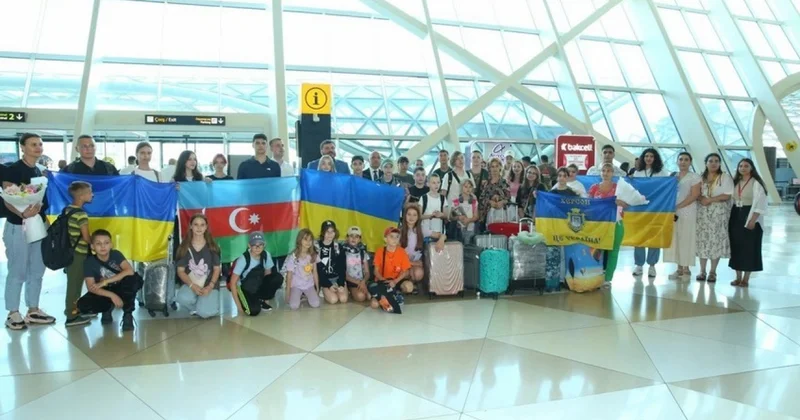 30 ukraynalı uşaq Azərbaycana gətirildi