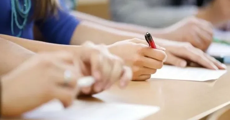 Süni intellektlə imtahanda saxtakarlıq edənlər HƏBS EDİLDİ