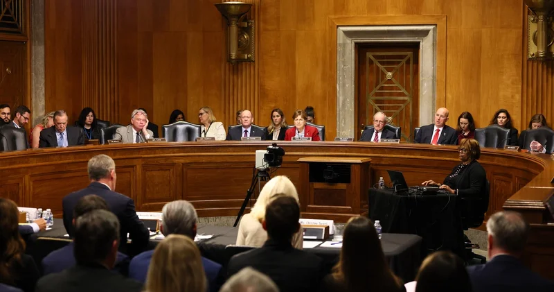 Senatorlar İsrailə yardımı azaltmaq üçün ABŞ nin müdafiə büdcəsini bloklamağa çağırırlar