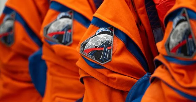 NASA könüllü astronavtlar axtarır