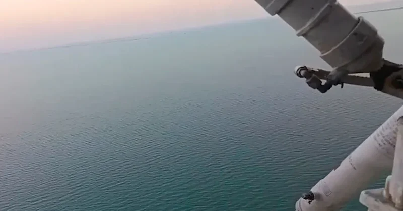К поискам утонувшей в море девушки привлечен вертолет МЧС