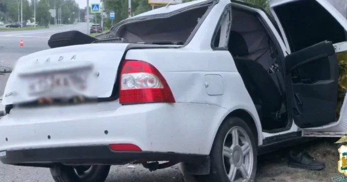 Bir həftə əvvəl vəsiqə almışdı, qırmızdan keçib ağır qəza törətdi 2 ölü, 2 yaralı var FOTOLAR