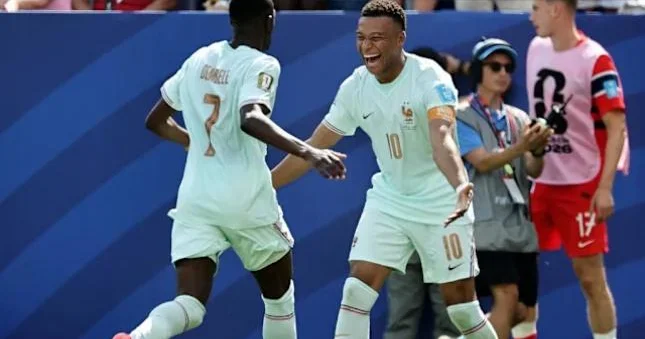 Futbol üzrə Dünya Çempionatında Fransa Mərakeşi məğlub edərək ikidəbir finala yüksəlib