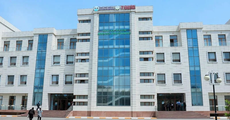 “Saatlarla növbə gözlədik, həkim 40 manat tələb etdi” Açıqlama
