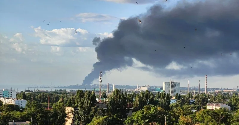 В России снова горят НПЗ и предприятия после налета украинских беспилотников Minval Politika