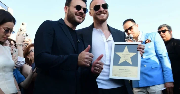 Керем Бюрсин получил именную звезду на Sea Breeze Walk of Fame