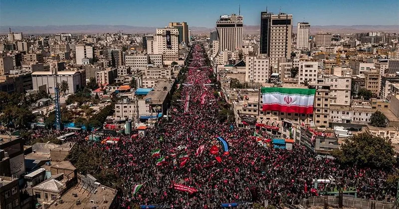 Xameneinin dəfninə 27 ölkədən nümayəndələr gedib