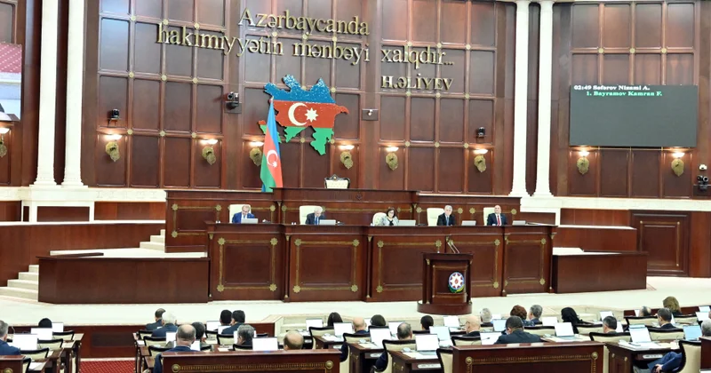 Mopedlərlə bağlı yeni qaydalar: “Yol hərəkəti haqqında” Qanunda dəyişiklik təsdiqlənib
