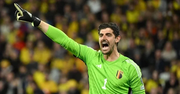Dünya çempionatları tarixində 21 oyun keçirən ikinci qapıçı