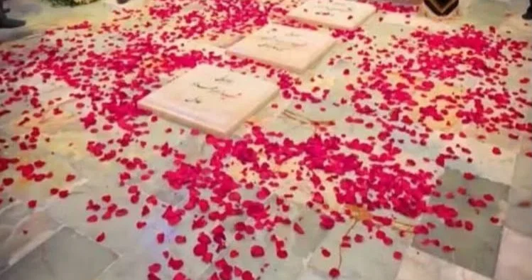 Xameneinin dəfn olunduğu yerin ilk fotosu yayılıb