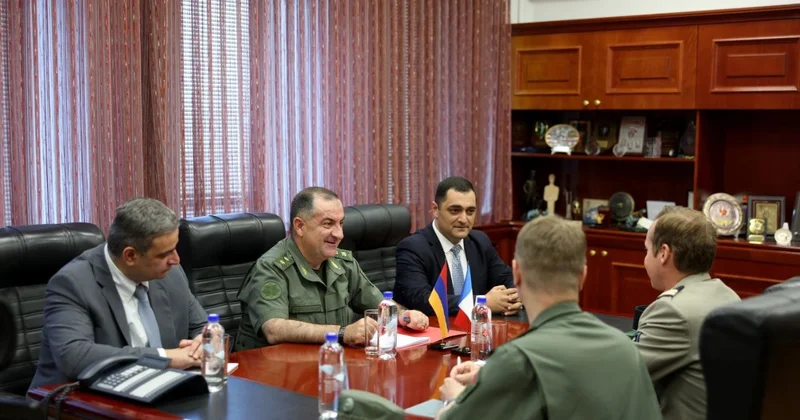 Ermənistan Fransa hərbi əməkdaşlığı müzakirə edilib