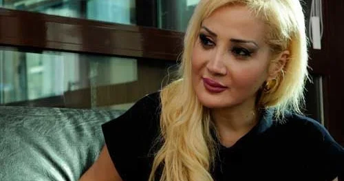 60 yaşlı Məleykə Əsədovanın gözəlliyi valeh etdi Video