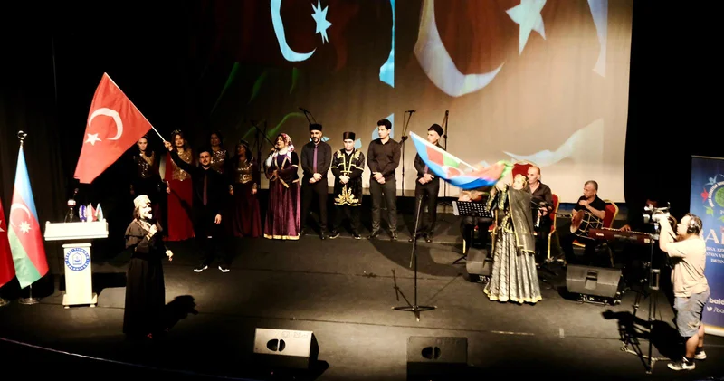 Bursa Azərbaycan musiqisinin sehrinə bürünüb